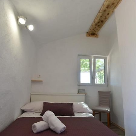 Cottage Rugonj Stari Grad  Exterior photo